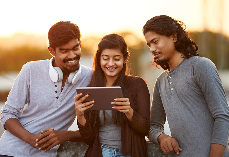 Tricks to grab attention of consumers having only 8 seconds of attention span.